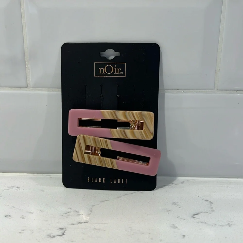 BNWT Noir Womens Hair Clips